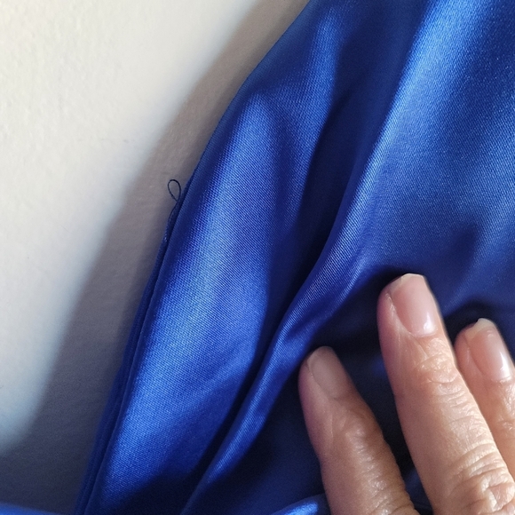 Ieena for Mac Duggal, Plunging Faux Wrap Sleeveless Evening Gown, Royal. Size 10 - Picture 10 of 14